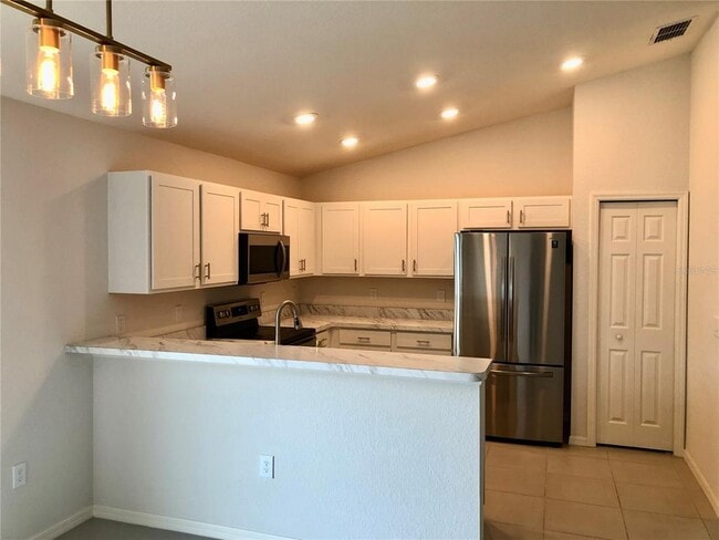 Building Photo - 332 Cascara Ln