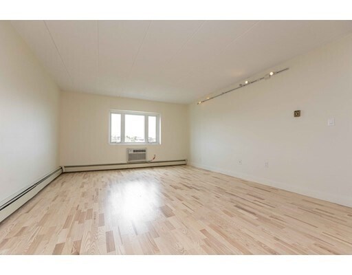 Building Photo - 278 Beacon St