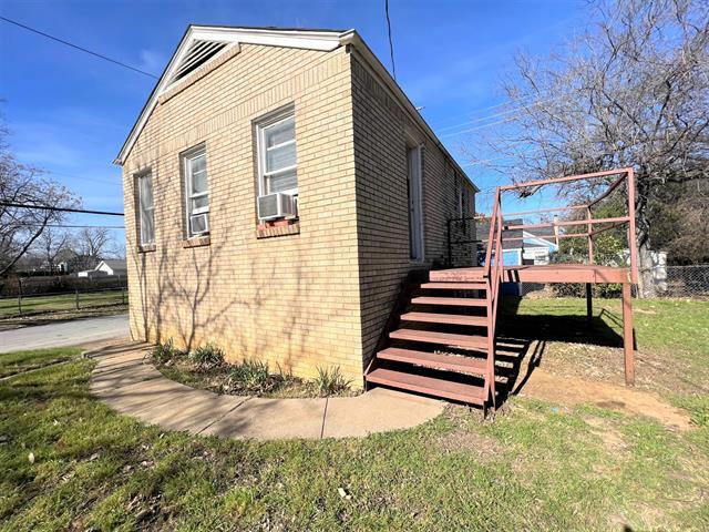 Building Photo - 2801 Primrose Ave
