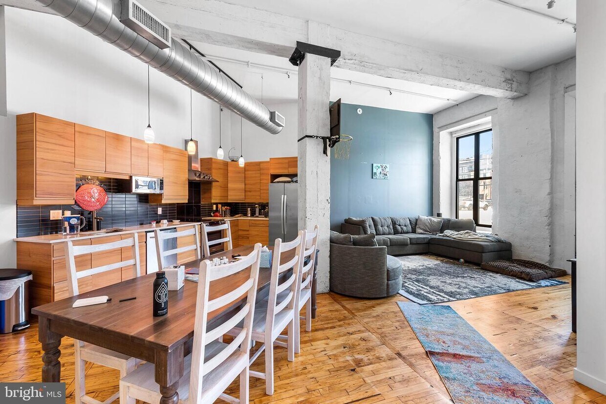 Primary Photo - 428-440 N 13th St
