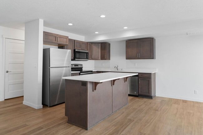 Foto del edificio - Modern Townhome for rent near the River Di...