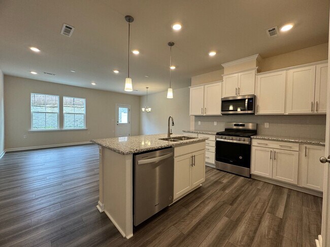 Building Photo - Brand new 3BR 2.5BA Townhome with Washer/D...