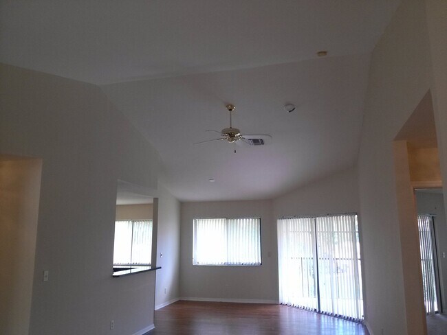 Foto del edificio - ***SMALL PET FRIENDLY***BERKSHIRE LAKES***...