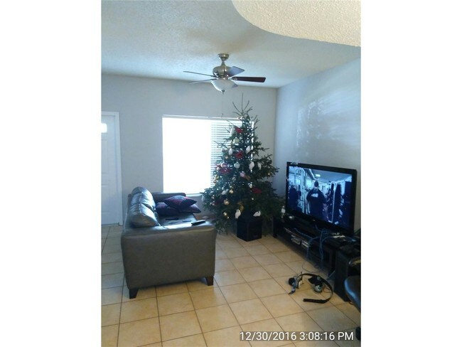 Building Photo - 7850 Sanibel Dr