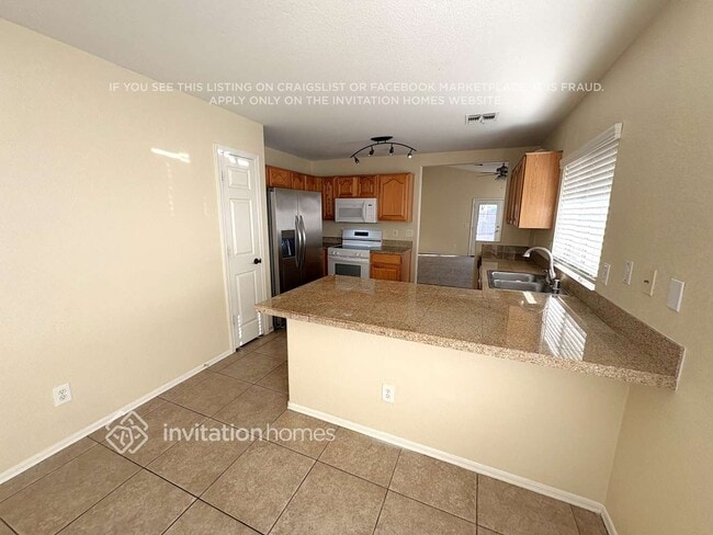 Foto del edificio - 13030 W Evans Dr