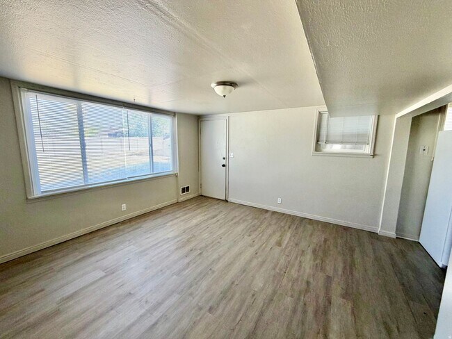 Foto del edificio - 9-7 Foothill Blvd