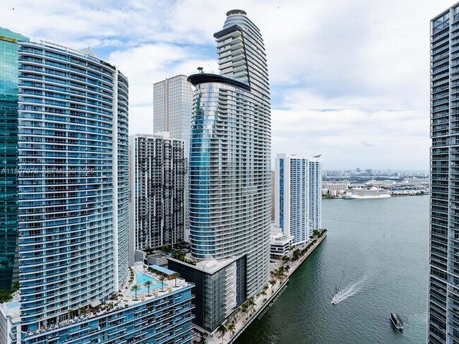 Foto del edificio - 300 Biscayne Blvd Way