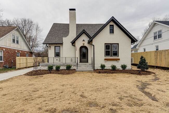 Building Photo - Charming Renovated East Nashville Home wit...