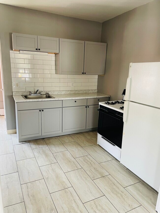 Foto del edificio - 1006 E Market St