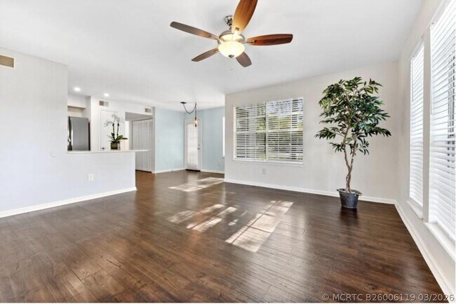 Building Photo - 1205 Crystal Way