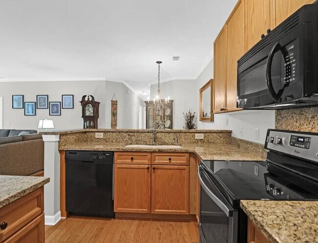 Foto del edificio - 1328 Kingsford Ln
