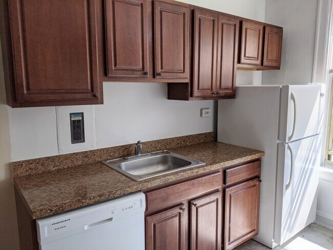 Foto del edificio - 905 Elmwood Ave