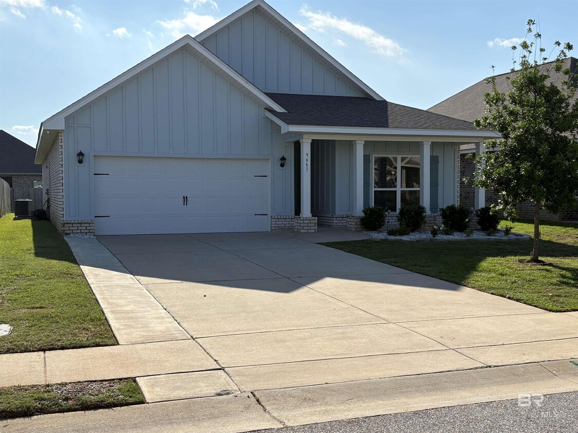 Primary Photo - 9661 Volterra Ave