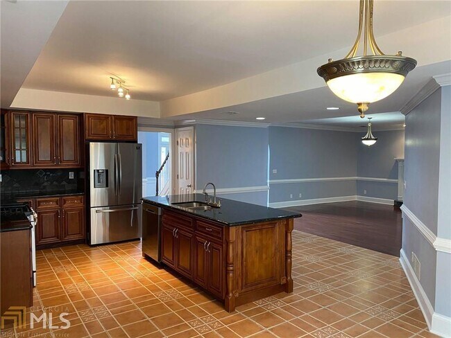 Foto del edificio - 3350 Harvester Woods Rd