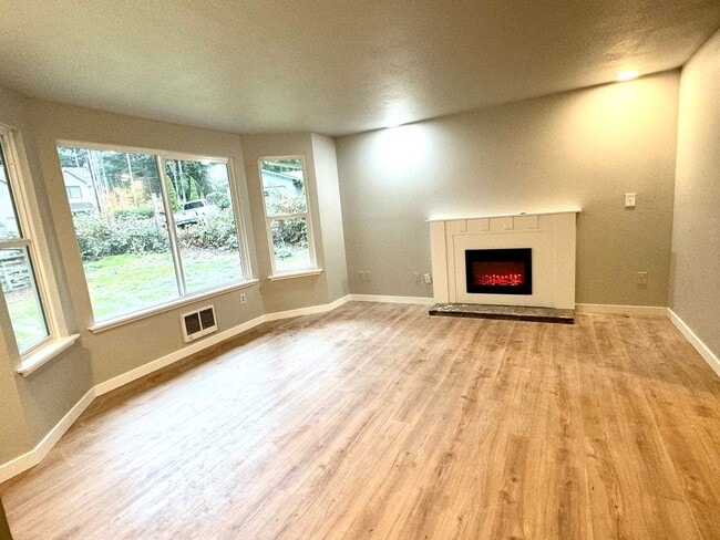 Foto del edificio - Modern 2BR, 1.5BA Duplex in Gig Harbor - F...