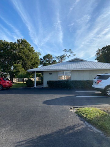 Foto del edificio - 860 NW 10th Terrace