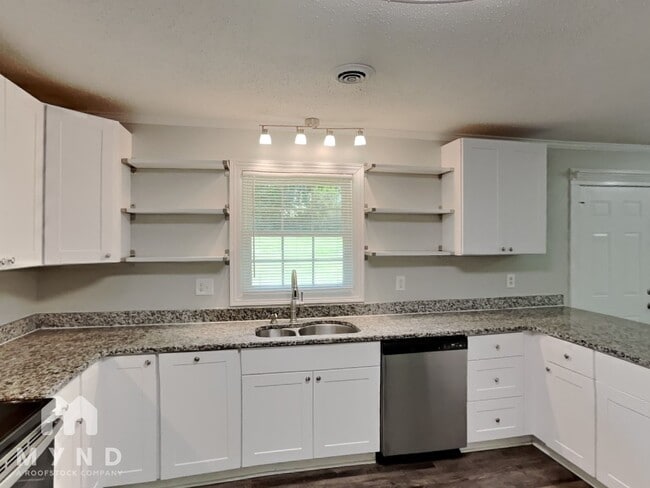 Foto del edificio - 128 Brierwood Rd