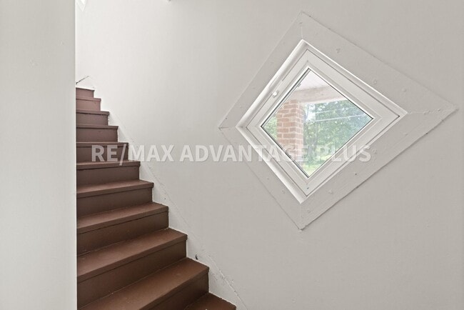 Building Photo - Apartment In Blackstone