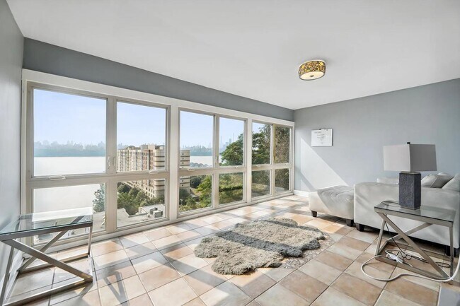 Foto del edificio - 8200 Bulls Ferry Rd