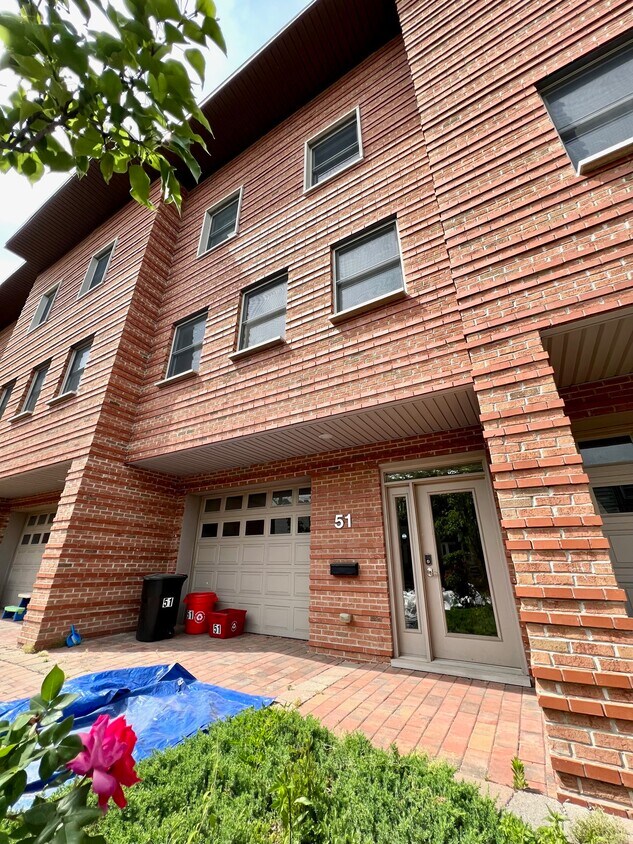 51 W 19th St, Weehawken, NJ 07086 Townhome Rentals in Weehawken NJ