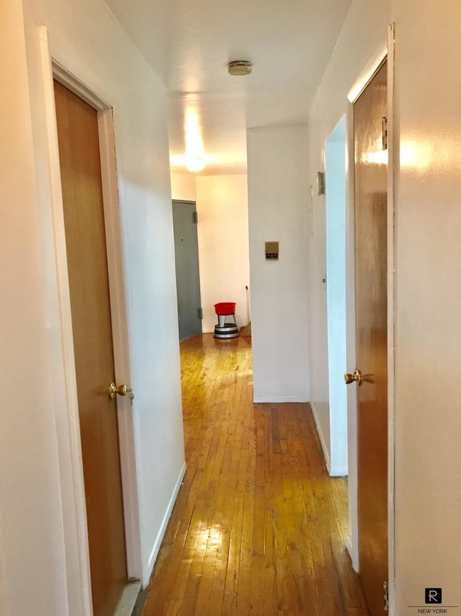 Foto del edificio - 80-32 47th Avenue