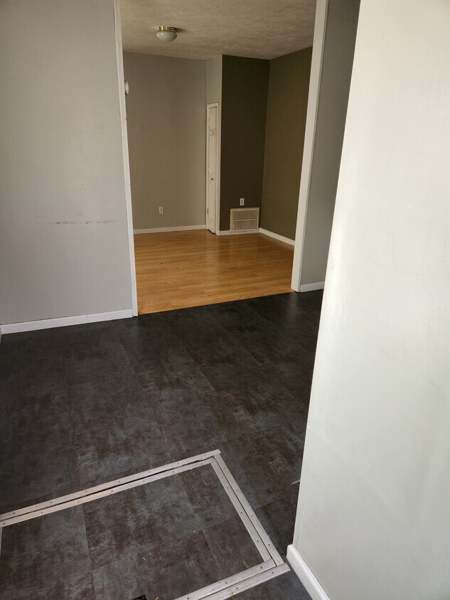 125 Manhattan St, Middletown, OH 45044 Townhome Rentals in Middletown