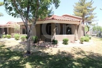 Building Photo - 2929 W Yorkshire Dr