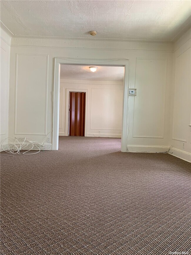 Foto del edificio - 84-72-84164 164th St