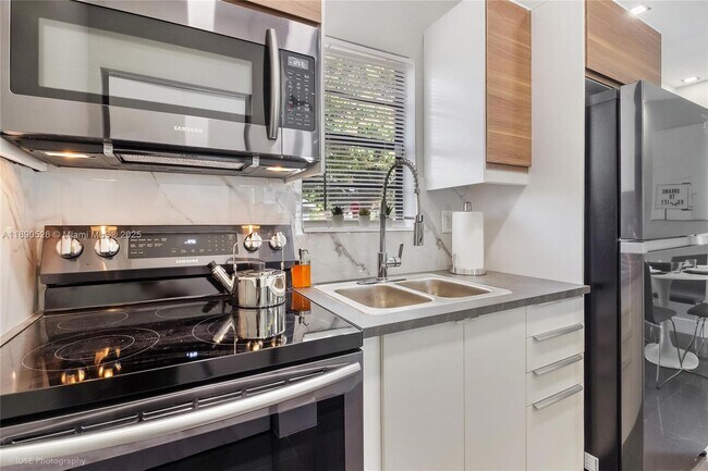 Foto del edificio - 1171 NW 57th St