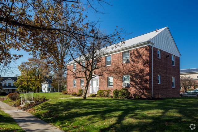 Building Photo - Highland Park Gardens