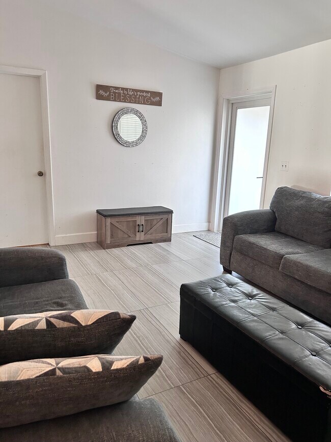Foto del edificio - 1220 SW 127th Terrace