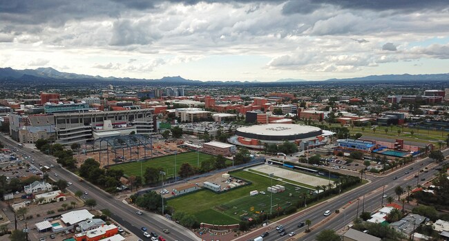 Foto del edificio - 446 N Campbell Ave