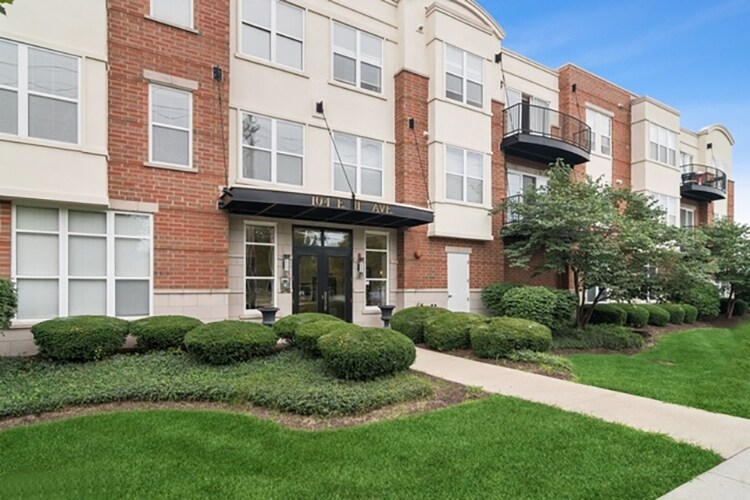 104 E 11th Ave Unit 303, Naperville, IL 60563 Condo for Rent in