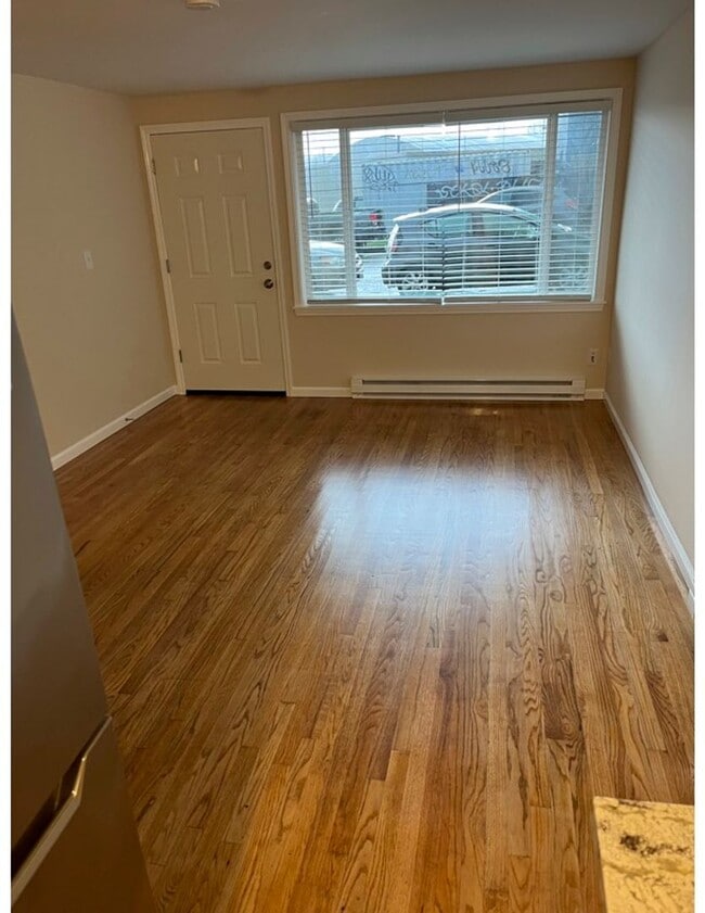 Building Photo - Fully Updated 1 Bed/1 Bath! Great Ballard ...