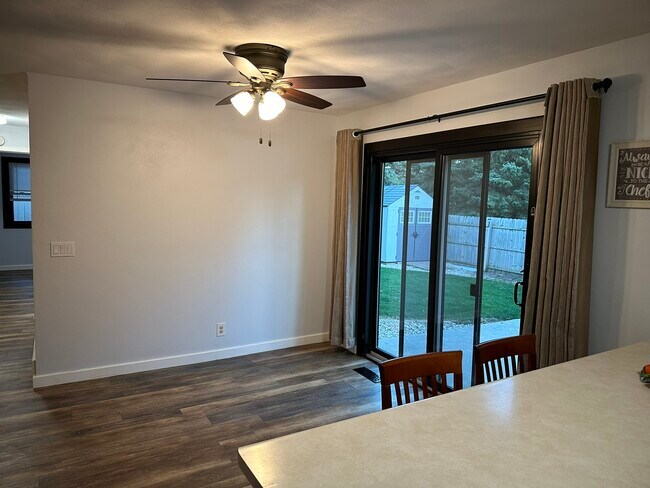Foto del edificio - 1621 Southridge Dr