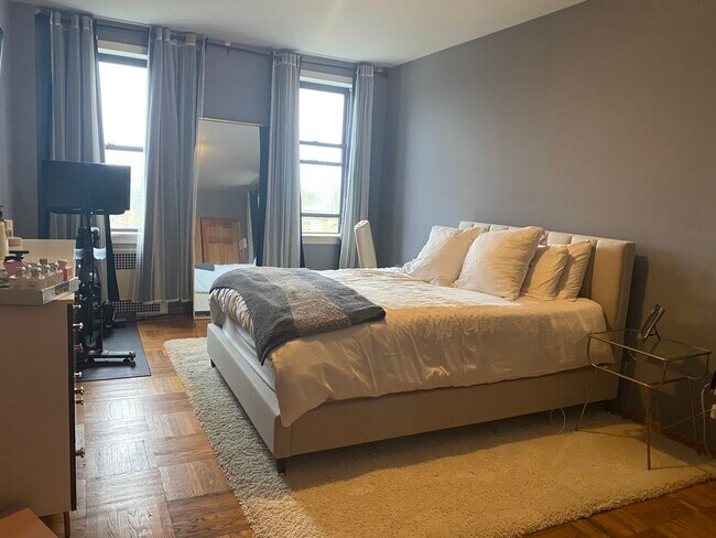 Foto del edificio - 1053 E 13th St