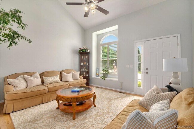 Foto del edificio - 7053 Townsend Dr