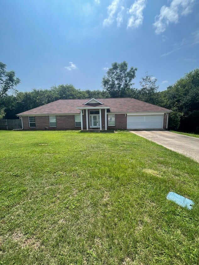 Foto principal - The Woodlands Subdivision!