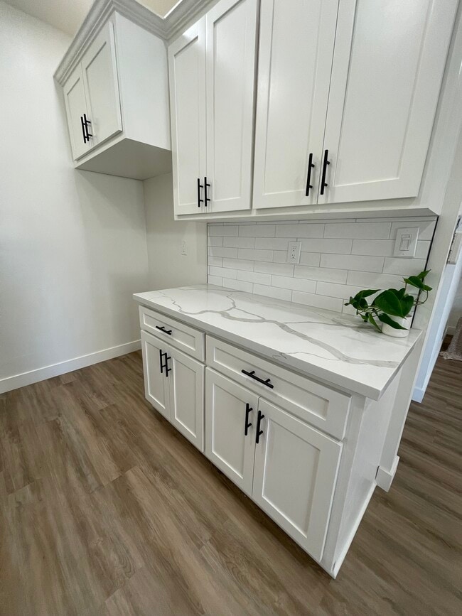 Building Photo - Carlton Park Apartments