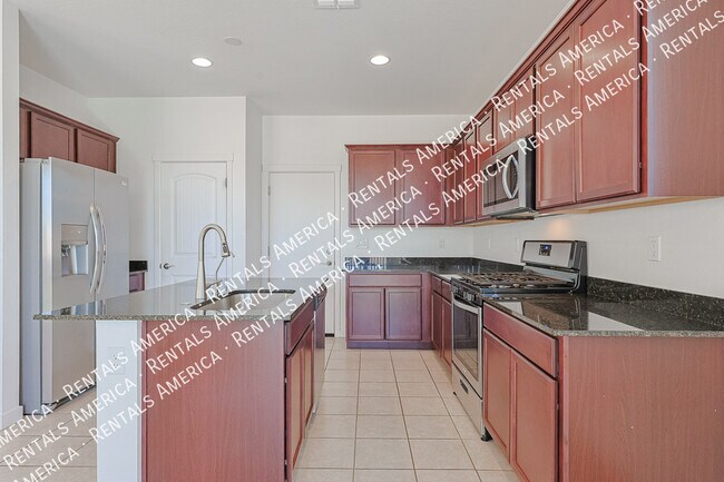 Building Photo - 6038 W Hartford Ct