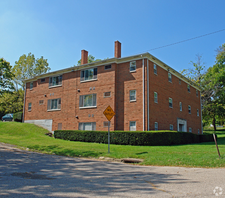 Primary Photo - Lewis Apt.