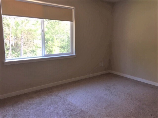 Building Photo - 3 Bedroom 2.5 Bath in Desirable Silverdale...