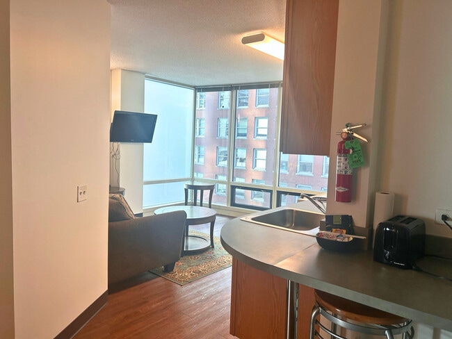 Building Photo - Baumhart Suites