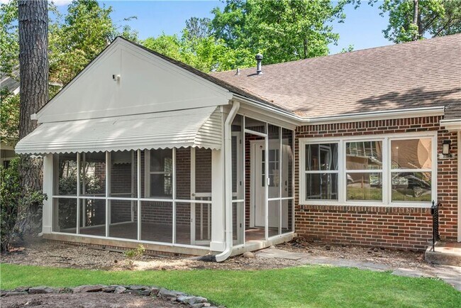 Foto del edificio - 1194 Spring Valley Ln NE