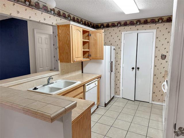 Foto del edificio - 708 Crestview Dr