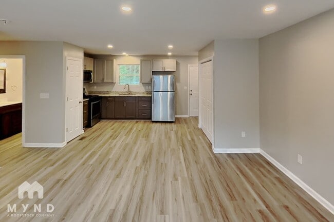 Building Photo - 214 Aspen Dr