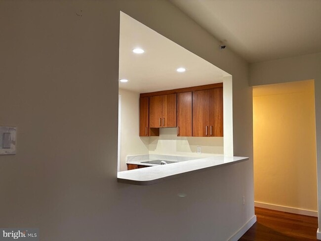 Building Photo - 1530 Key Blvd