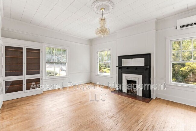 Foto del edificio - 1501 N Chamberlain Ave