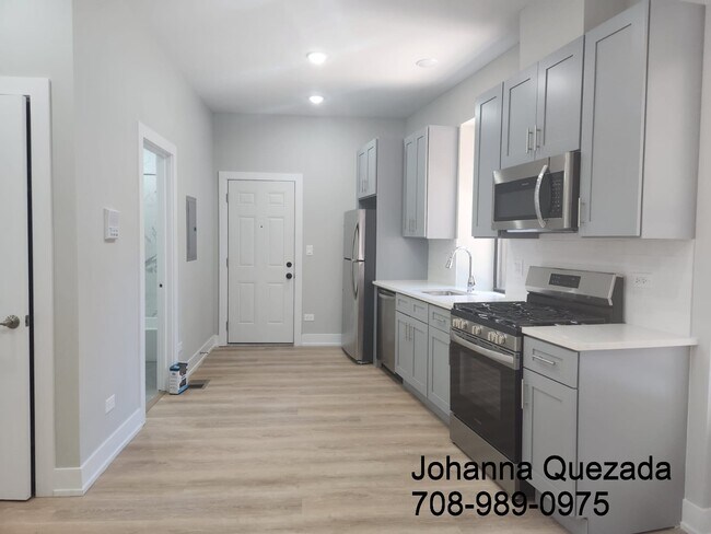 Foto del edificio - 440 W Belden Ave