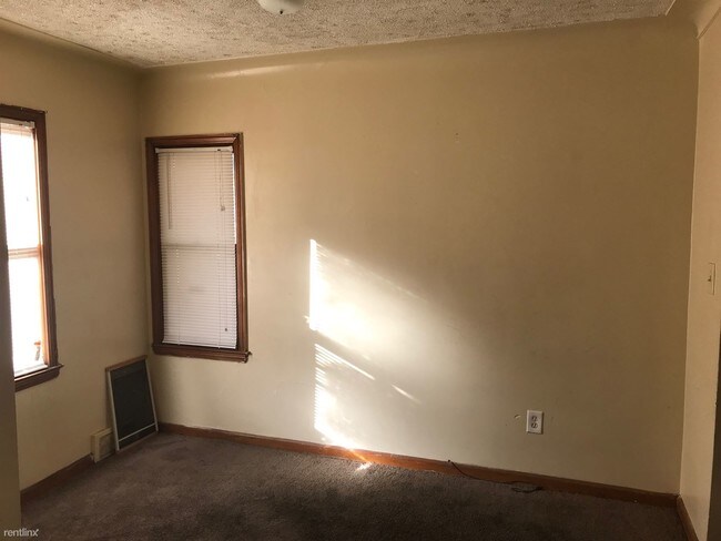 Building Photo - 13010 Wilshire Dr